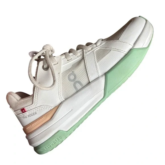 Kids On The Roger Pro Shoes Sz 3.5Y Big Kid School Basketball Sneaker On Clouds - Picture 1 of 14